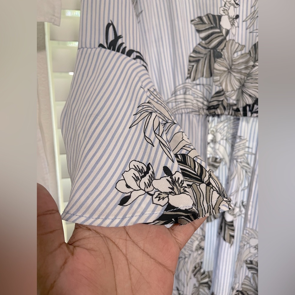 Mix patterned top - Picture 2 of 5